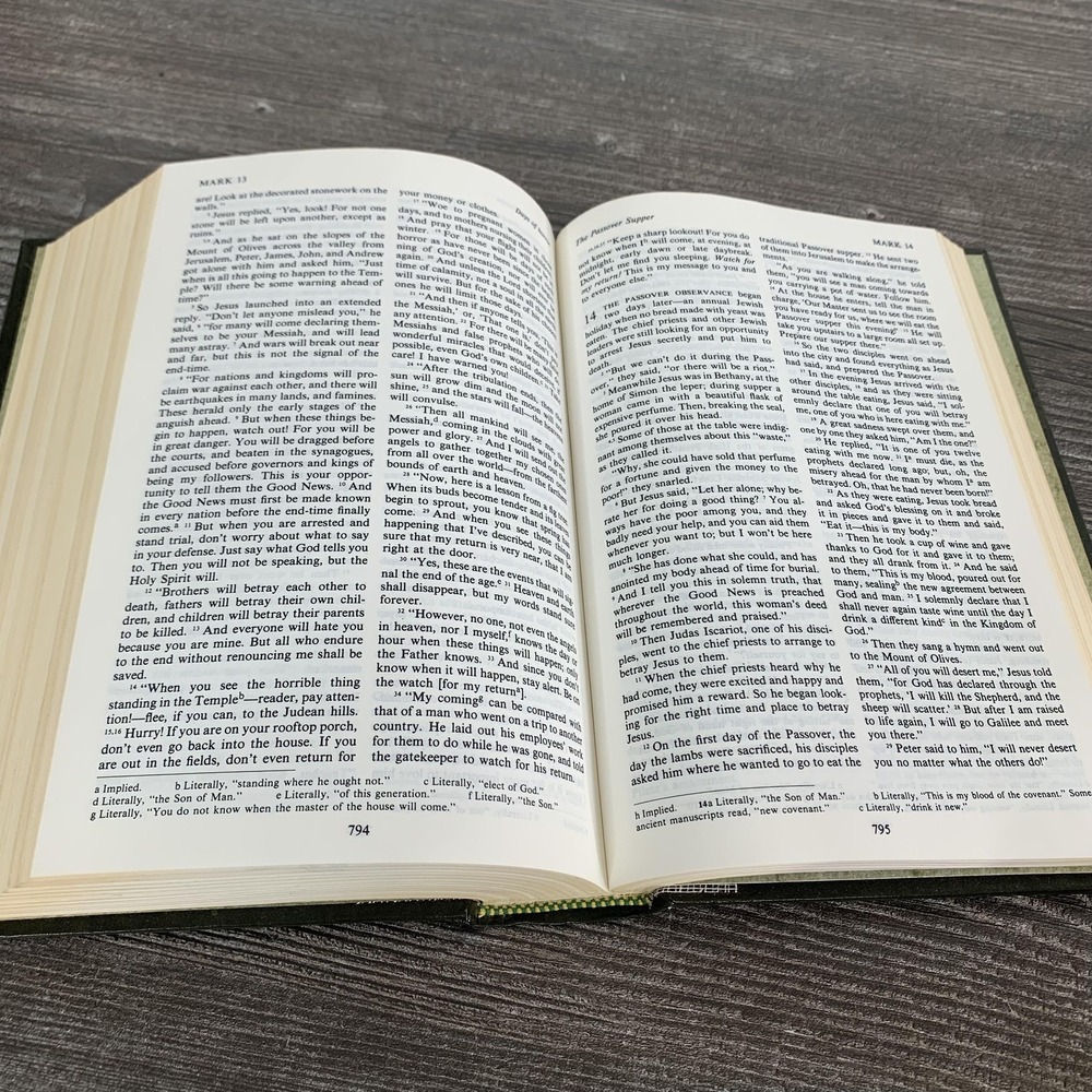 The Living Bible Paraphrased 1973 Tyndale Hardcover Christian Study Book - Picture 9 of 9
